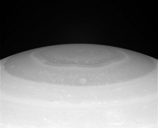 гексагон на Сатурне