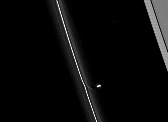 Прометей, спутник Сатурна